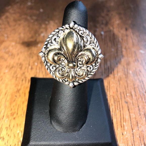 Silver Plaque with Gold Fleur de Lis center Ring - Picture 2 of 10